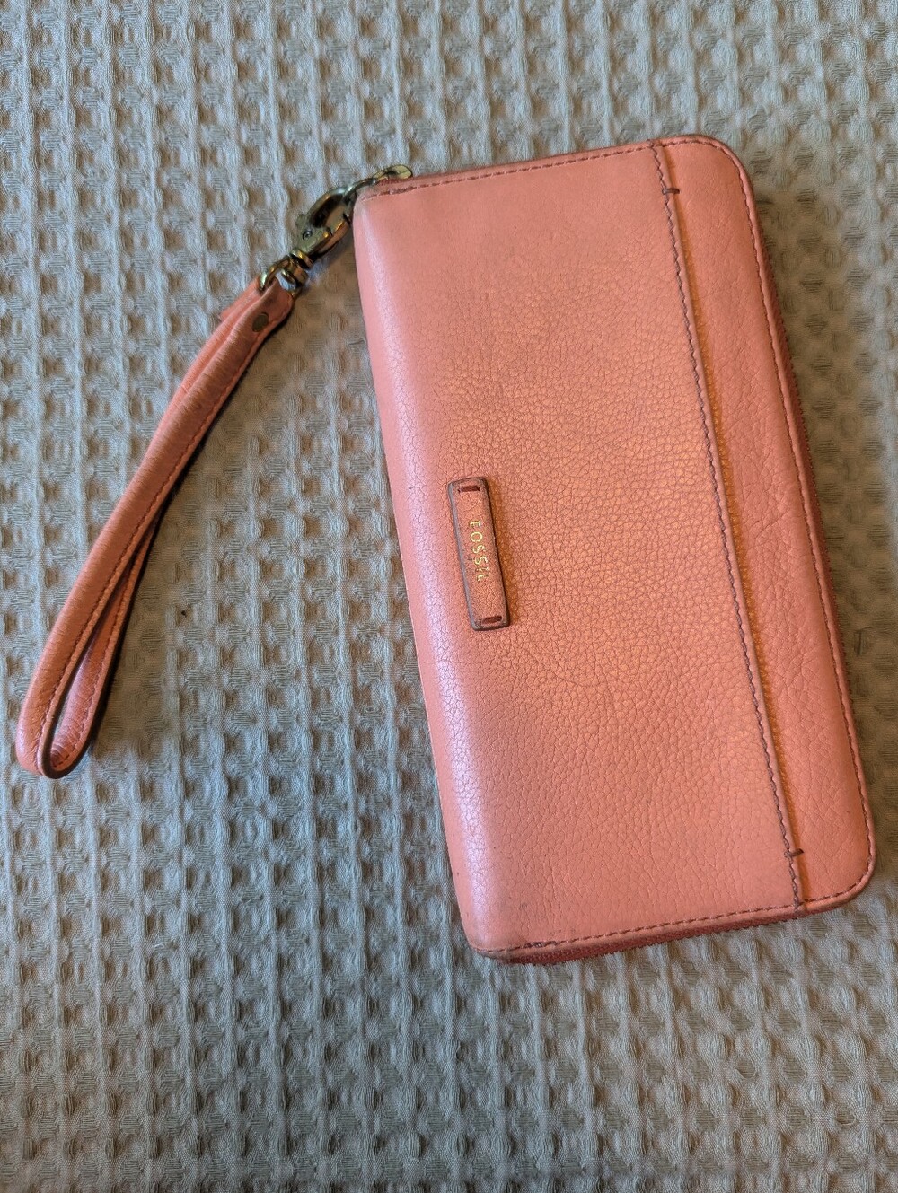 Fossil Peach Pink Leather Zip-Around Wallet